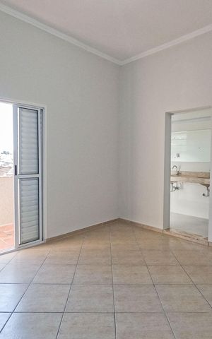 Casa à venda com 180m², 3 quartos e 2 vagas