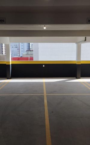 Apartamento à venda com 184m², 3 quartos e 4 vagas4 vagas 
