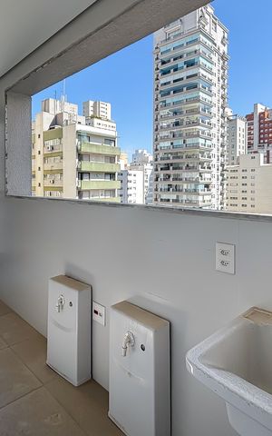 Apartamento à venda com 201m², 3 quartos e 3 vagas Apartamento à venda com 201m², 3 quartos e 3 vagasÁrea de serviço