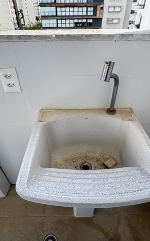 Apartamento à venda com 201m², 3 quartos e 3 vagas Apartamento à venda com 201m², 3 quartos e 3 vagasÁrea de serviço