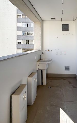 Apartamento à venda com 201m², 3 quartos e 3 vagas Apartamento à venda com 201m², 3 quartos e 3 vagasÁrea de serviço