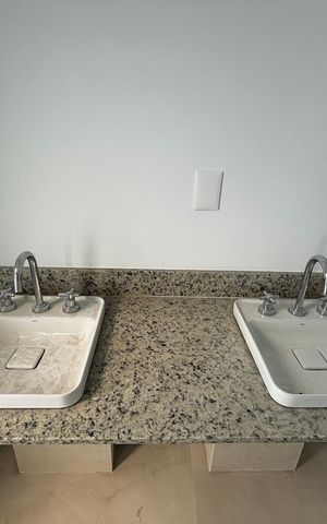 Apartamento à venda com 201m², 3 quartos e 3 vagas Apartamento à venda com 201m², 3 quartos e 3 vagasBanheiro da suíte 3