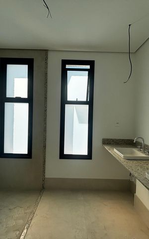 Apartamento à venda com 201m², 3 quartos e 3 vagas Apartamento à venda com 201m², 3 quartos e 3 vagasBanheiro da suíte 3