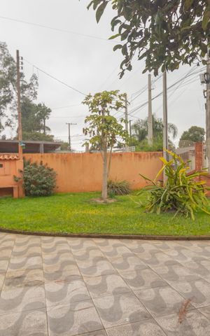 Casa à venda com 300m², 3 quartos e 2 vagas Casa à venda com 300m², 3 quartos e 2 vagasÁrea externa