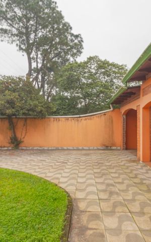 Casa à venda com 300m², 3 quartos e 2 vagas Casa à venda com 300m², 3 quartos e 2 vagasÁrea externa