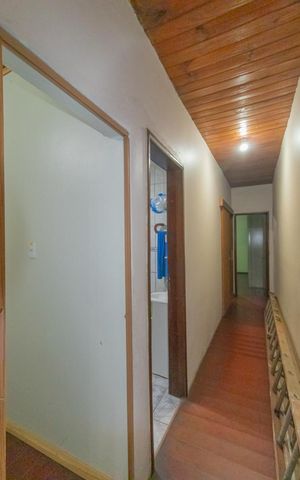 Casa à venda com 300m², 3 quartos e 2 vagas Casa à venda com 300m², 3 quartos e 2 vagasCorredor