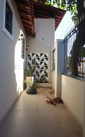 Casa para alugar com 140m², 2 quartos e 2 vagasCorredor Externo