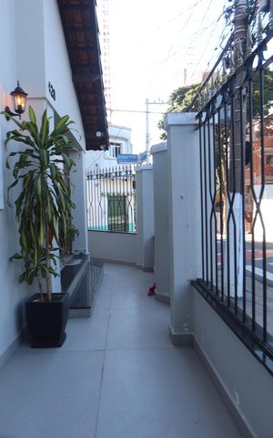 Casa para alugar com 140m², 2 quartos e 2 vagasCorredor Externo