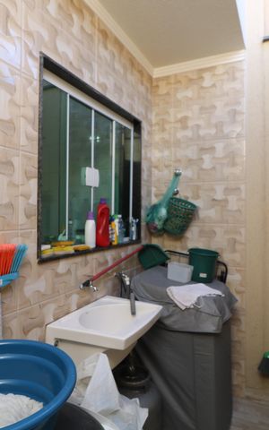 Casa à venda com 75m², 2 quartos e 2 vagasÁrea de Serviço