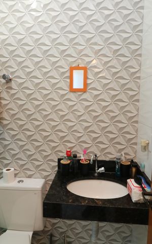 Casa à venda com 75m², 2 quartos e 2 vagasBanheiro da Suíte