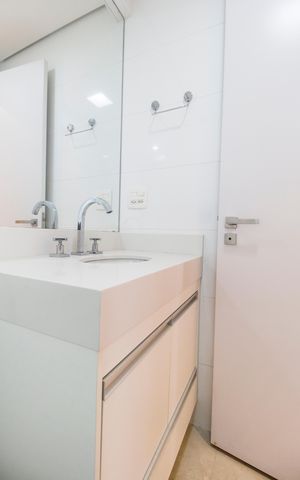 Apartamento à venda com 96m², 3 quartos e 3 vagas Apartamento à venda com 96m², 3 quartos e 3 vagasBanheiro social