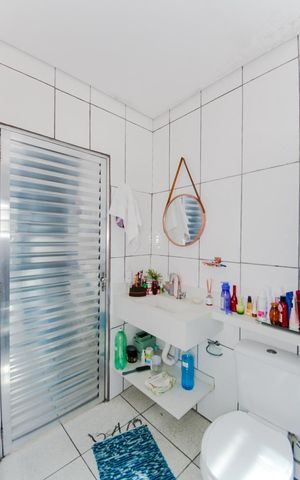 Casa à venda com 136m², 2 quartos e 2 vagasBanheiro
