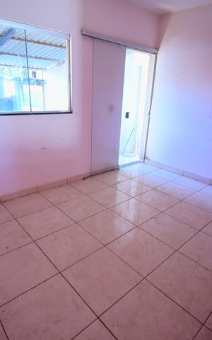 Casa à venda com 78m², 2 quartos e 2 vagas Casa à venda com 78m², 2 quartos e 2 vagasSala
