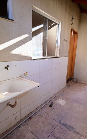 Casa à venda com 78m², 2 quartos e 2 vagas Casa à venda com 78m², 2 quartos e 2 vagasÁrea de serviço