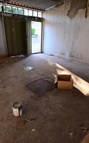 Casa à venda com 78m², 2 quartos e 2 vagas Casa à venda com 78m², 2 quartos e 2 vagasÁrea externa