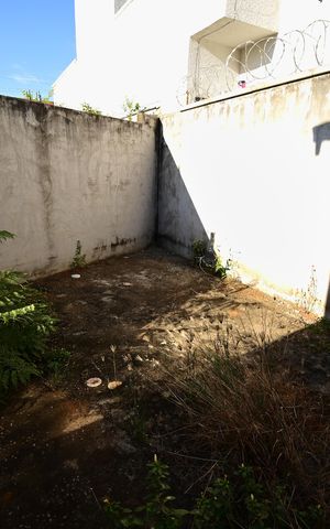 Casa à venda com 78m², 2 quartos e 2 vagas Casa à venda com 78m², 2 quartos e 2 vagasÁrea externa