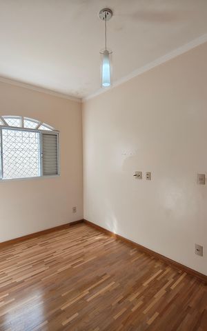 Casa à venda com 132m², 2 quartos e 2 vagas Casa à venda com 132m², 2 quartos e 2 vagasQuarto