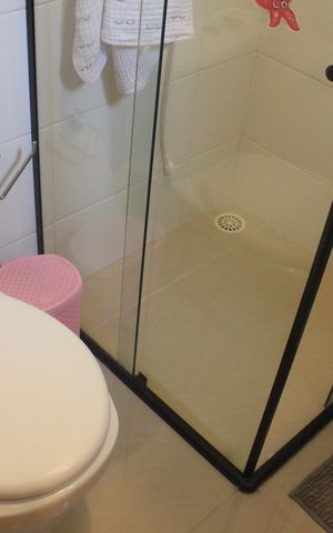 Casa de condomínio à venda com 114m², 2 quartos e 2 vagasBanheiro da Suíte 1