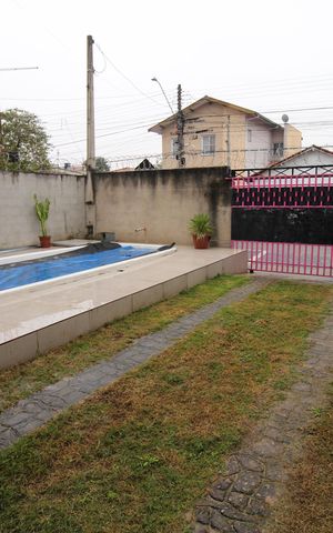 Casa para alugar com 200m², 3 quartos e 5 vagasQuintal