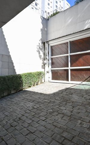 Casa à venda com 395m², 4 quartos e 5 vagasGaragem