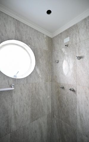 Casa à venda com 395m², 4 quartos e 5 vagasBanheiro Suíte 1