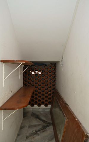 Casa à venda com 395m², 4 quartos e 5 vagasAdega
