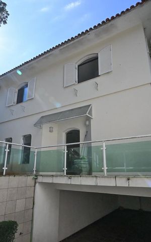 Casa à venda com 395m², 4 quartos e 5 vagasFachada