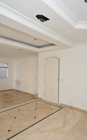 Casa à venda com 395m², 4 quartos e 5 vagasSala