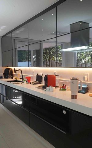 Casa de condomínio à venda com 390m², 4 quartos e 4 vagasCozinha
