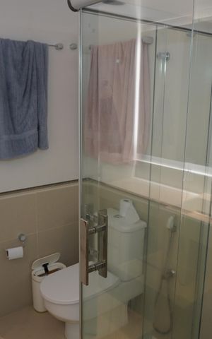 Casa de condomínio à venda com 390m², 4 quartos e 4 vagasBanheiro da Suíte 1