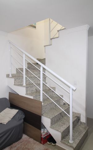 Casa à venda com 81m², 2 quartos e 1 vagaSala