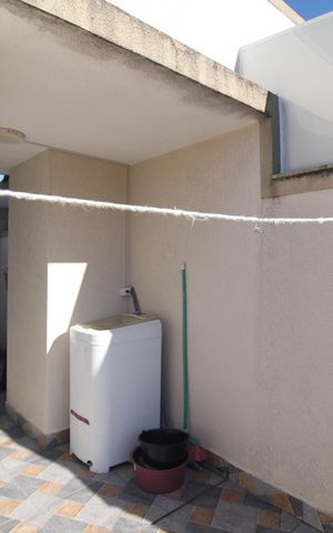 Casa à venda com 81m², 2 quartos e 1 vagaÁrea de Serviço