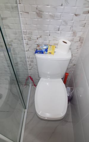 Casa à venda com 81m², 2 quartos e 1 vagaQuarto 1 - Banheiro