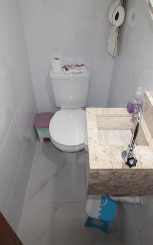 Casa à venda com 81m², 2 quartos e 1 vagaLavabo