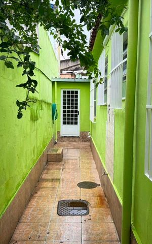 Casa à venda com 200m², 2 quartos e 1 vaga Casa à venda com 200m², 2 quartos e 1 vagaÁrea comum