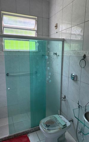 Casa à venda com 200m², 2 quartos e 1 vaga Casa à venda com 200m², 2 quartos e 1 vagaBanheiro social