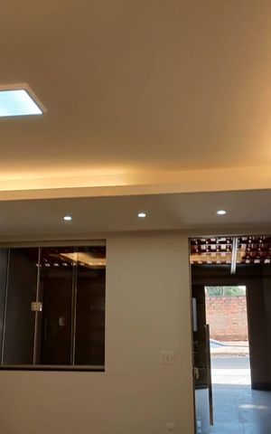 Casa à venda com 250m², 2 quartos e 4 vagas Casa à venda com 250m², 2 quartos e 4 vagasSala