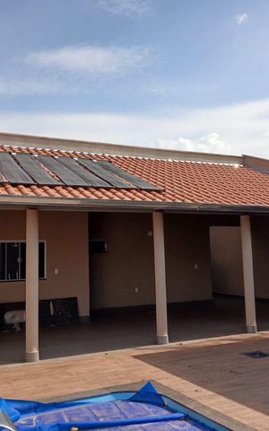 Casa à venda com 250m², 2 quartos e 4 vagas Casa à venda com 250m², 2 quartos e 4 vagasÁrea externa