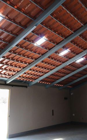Casa à venda com 250m², 2 quartos e 4 vagas Casa à venda com 250m², 2 quartos e 4 vagasÁrea externa