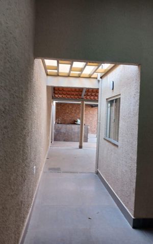 Casa à venda com 250m², 2 quartos e 4 vagas Casa à venda com 250m², 2 quartos e 4 vagasÁrea externa