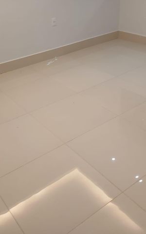 Casa à venda com 250m², 2 quartos e 4 vagas Casa à venda com 250m², 2 quartos e 4 vagasSala