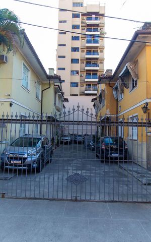 Casa de condomínio à venda com 120m², 3 quartos e 1 vaga Casa de condomínio à venda com 120m², 3 quartos e 1 vagaFachada