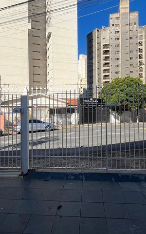 Casa para alugar com 175m², 4 quartos e 4 vagas