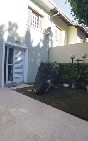 Casa à venda com 262m², 4 quartos e 3 vagasGaragem