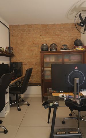 Casa à venda com 262m², 4 quartos e 3 vagasEscritório