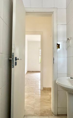 Casa à venda com 116m², 3 quartos e 1 vaga Casa à venda com 116m², 3 quartos e 1 vagaBanheiro social