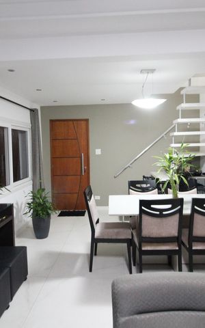 Casa à venda com 300m², 3 quartos e 3 vagasSala