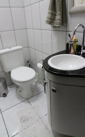 Casa à venda com 300m², 3 quartos e 3 vagasBanheiro 2
