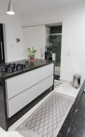 Casa à venda com 300m², 3 quartos e 3 vagasCozinha