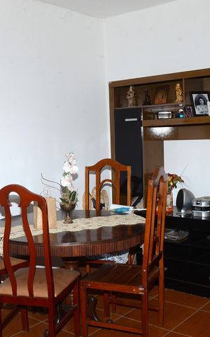 Casa à venda com 428m², 3 quartos e 3 vagasSala